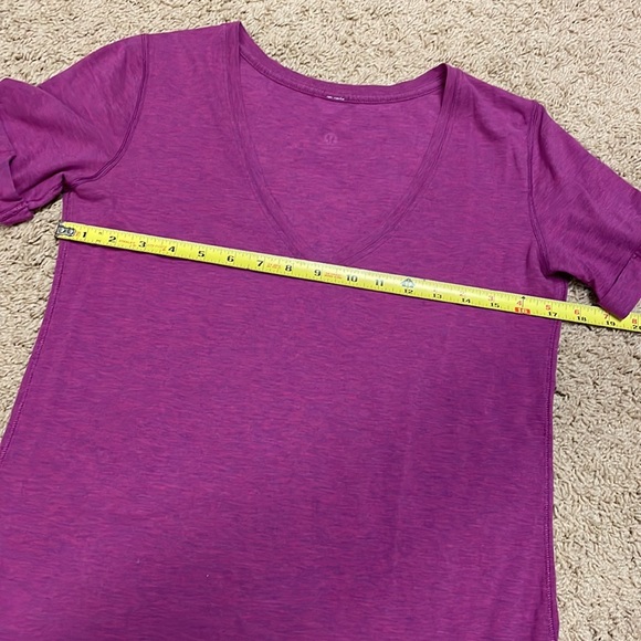 Lululemon roll up sleeve v neck love shirt - Picture 3 of 8